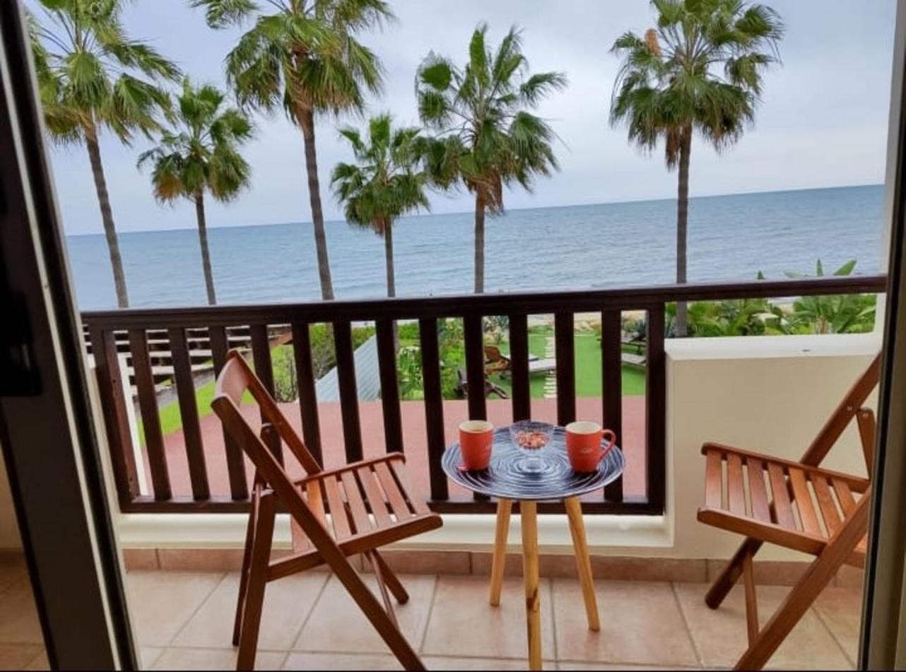 Beachfront Villa Carpe Diem Kiti Esterno foto